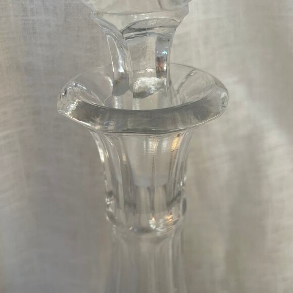Vintage Etched Glass Decanter, Floral Design and Stopper – Mid-Century Barware - Picture 5 of 12